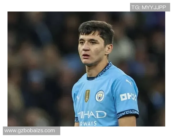 足球明星意外曝光私密照引发热议球迷反应各异